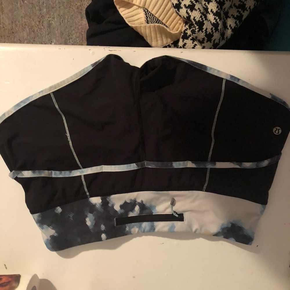 Black and blue lululemon shorts
